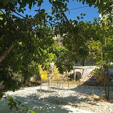 Marilia's Nest Apartment